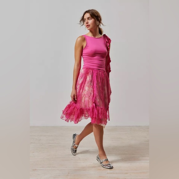 New with tag. Kimchi Blue Maeve Sheer Lace Midi Skirt Urban Outfitters - Picture 5 of 9